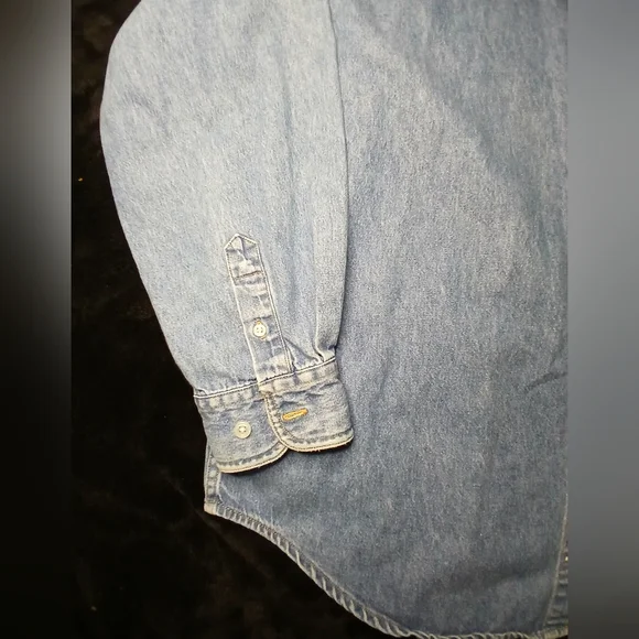 Disney Store Denim Button Up Shirt M Winnie The Pooh Tigger Eor Owl Piglet - Picture 7 of 12